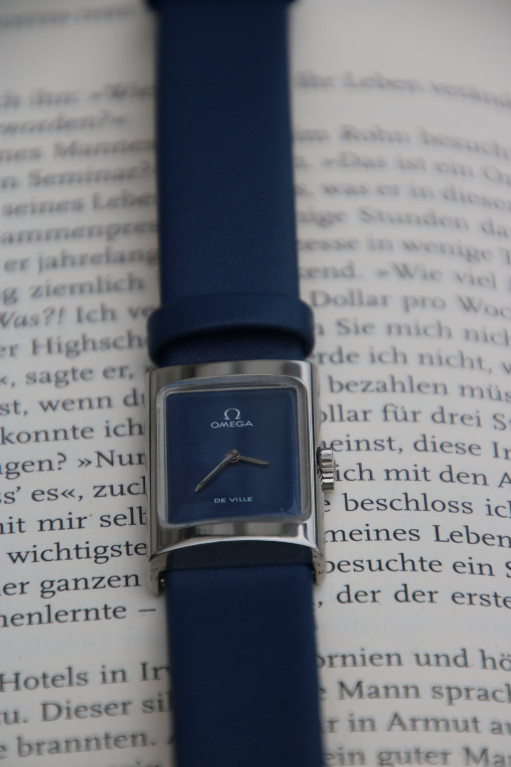 Omega De Ville Tank – Ref. 511.0458 – Blue Harlequin Dial – Revision 2025